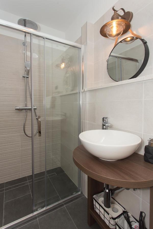 Amaizing Apartment Near Airport Kaštel Štafilić Buitenkant foto