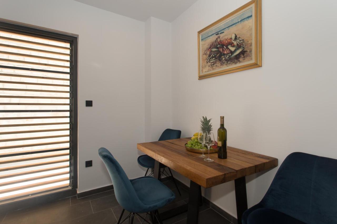 Amaizing Apartment Near Airport Kaštel Štafilić Buitenkant foto