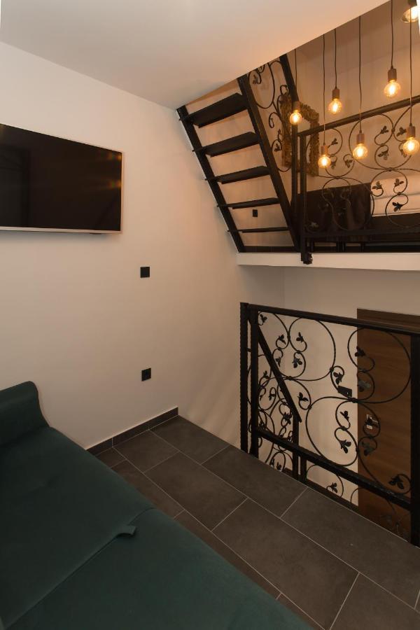 Amaizing Apartment Near Airport Kaštel Štafilić Buitenkant foto