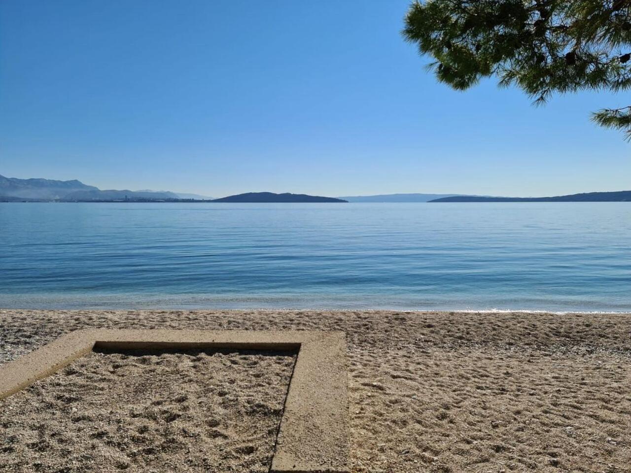 Amaizing Apartment Near Airport Kaštel Štafilić Buitenkant foto